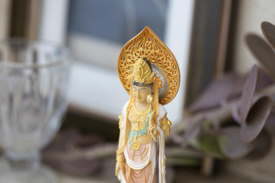 Sho Kannon (Guanyin) (彩色聖観音)
