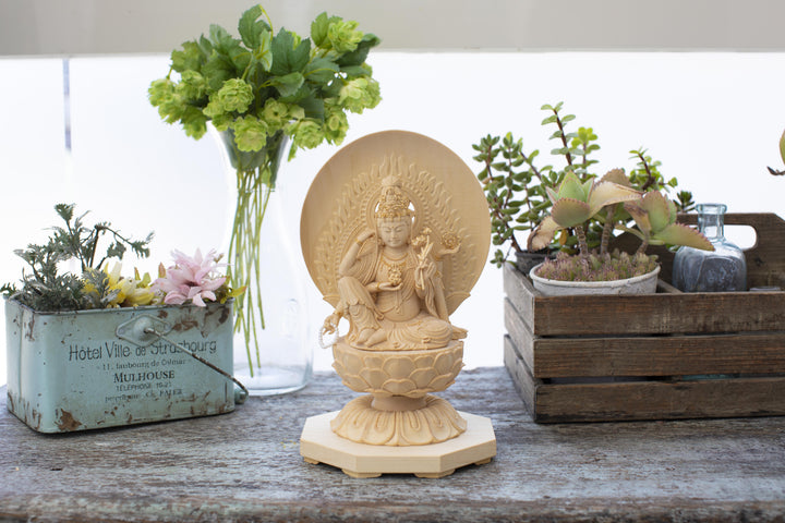 Nyoirin Kannon (Cintāmaṇicakra) (如意輪観音)