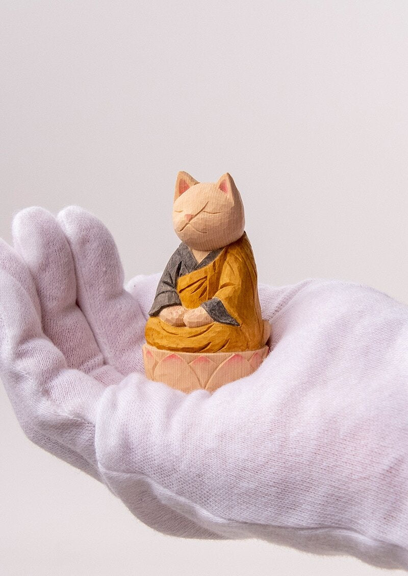Zazen Cat Buddha  木彫りの座禅猫 袈裟を着た猫仏さま 黄色/黒色