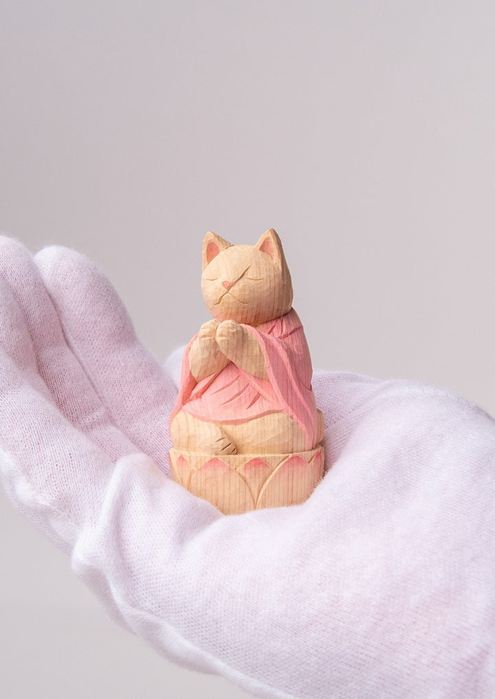 Gassho Cat Buddha  木彫りの合掌猫 袈裟を着た猫仏さま Tan color (鴇色)