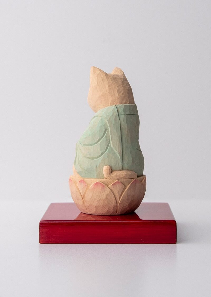 Yakushi Nyorai (Bhaisajya Buddha) Cat Buddha  木彫りの薬師猫 袈裟を着た猫仏さま 定印/薄緑