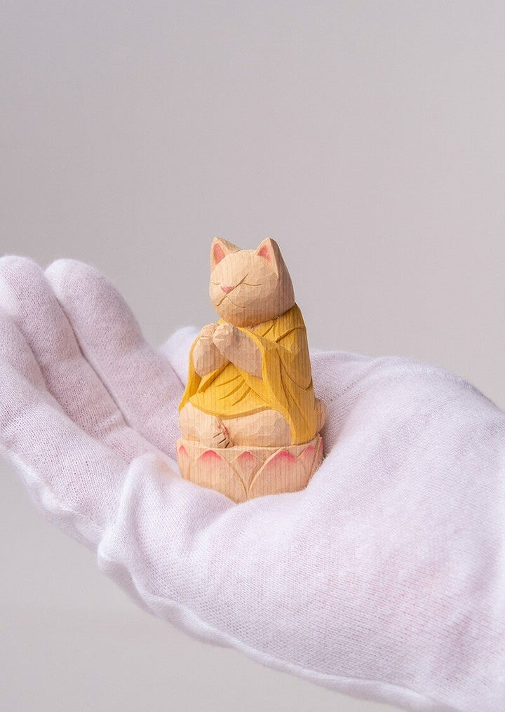 Gassho Cat Buddha  木彫りの合掌猫 袈裟を着た猫仏さま Yellow ( 黄色 )