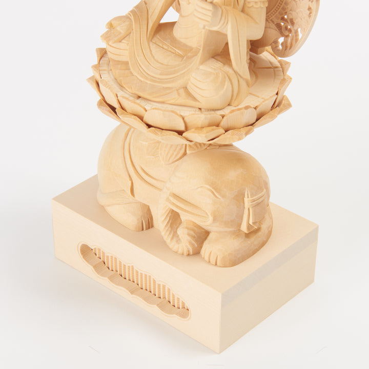 Fugen Bosatsu (普賢菩薩)