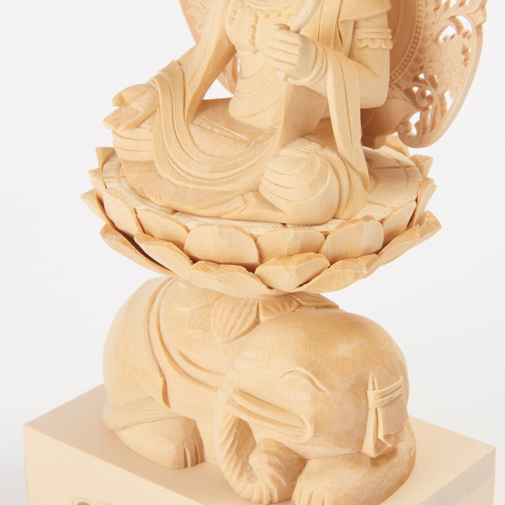 Fugen Bosatsu (普賢菩薩)