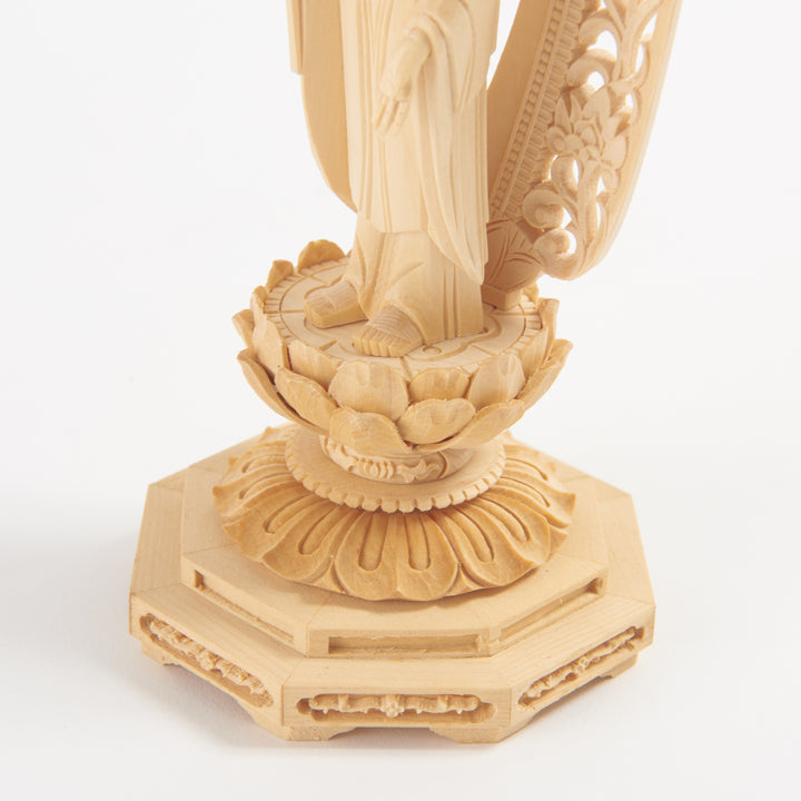 Standing Shaka (Shakyamuni) (釈迦如来)